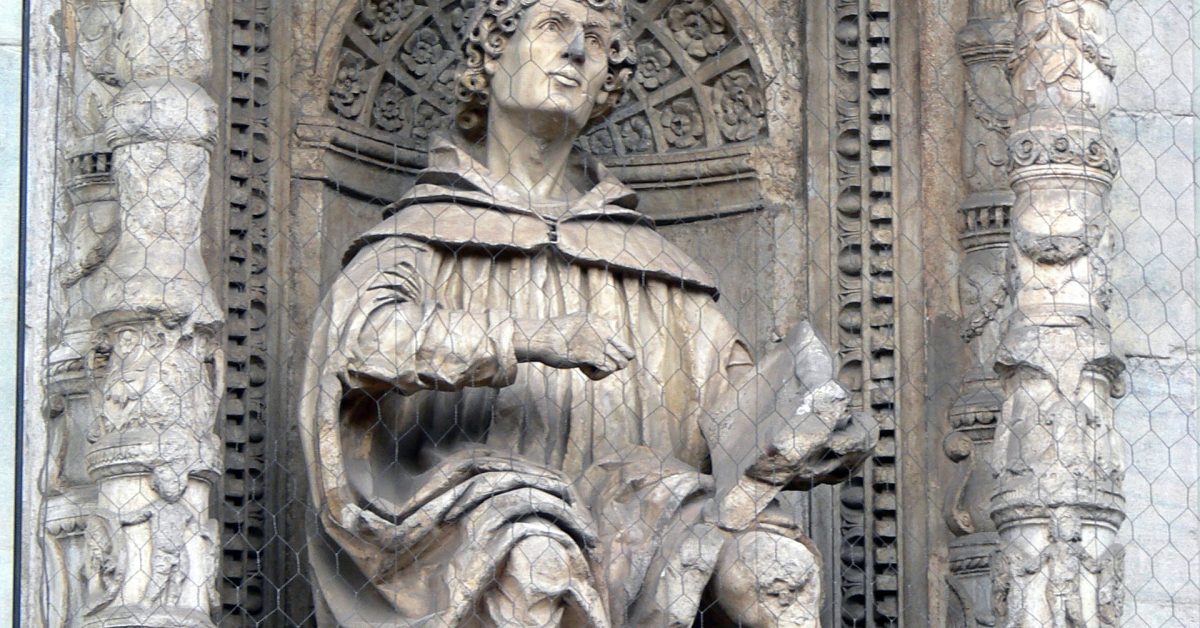 Como_-_Dome_-_Facade_-_Plinius_the_Elder.jpg